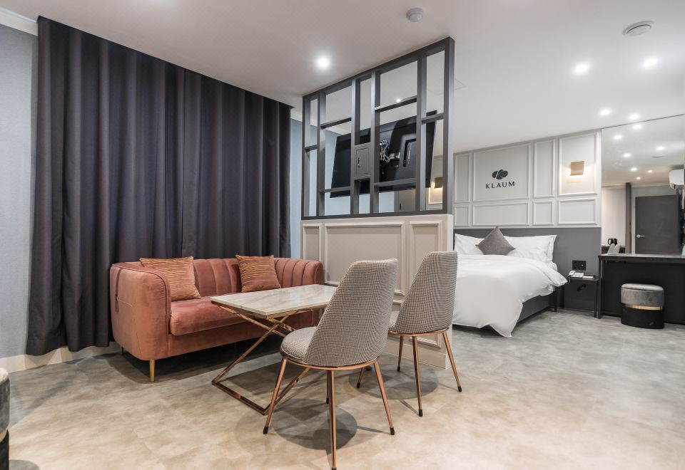 3. 일산 호텔 클라..