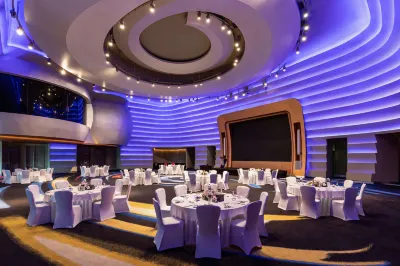 V Hotel Dubai, Curio Collection by Hilton Các khách sạn ở 
