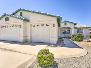 Charming Lake Havasu Home 2 Mi to Body Beach!