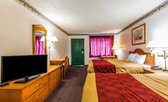 Econo Lodge Inn & Suites