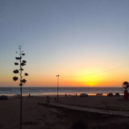 New And Furnished Apartment 5 Min From Beach On Foot