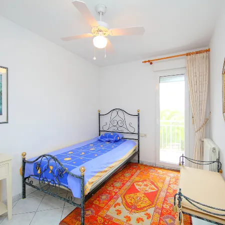 B&B