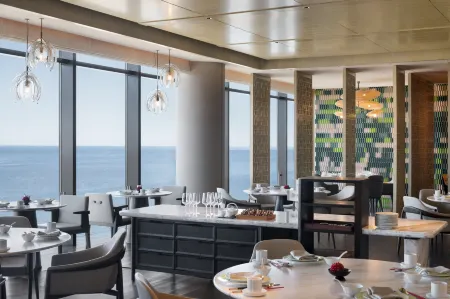 Qinhuangdao Marriott Resort Отели рядом с достопримечательностью «Hebei Institute of International Business and Economics - Comprehensive Building»