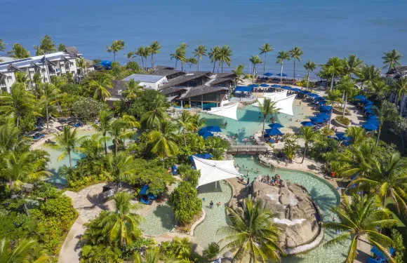 斐濟丹娜努島麗笙藍標度假村