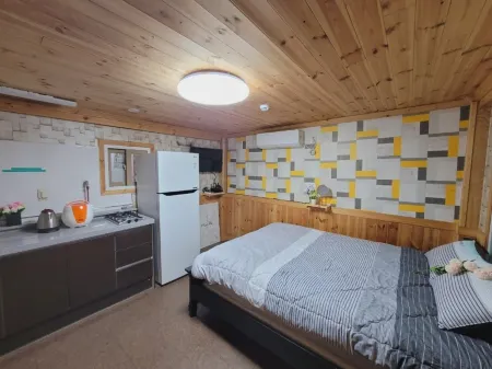 Seongju Pogyepoong Guesthouse Pension Отели в г. Сонджу