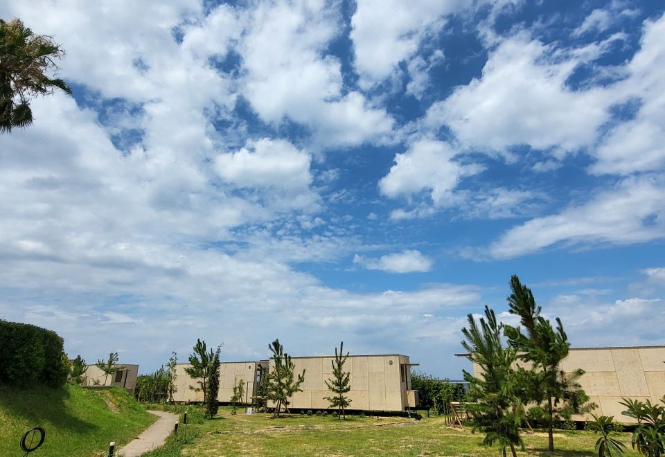 La vista Yokosuka Kannonzaki Terrace 외부 전경