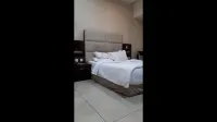 Full Moon Hotel - Penthouse Hotels in 