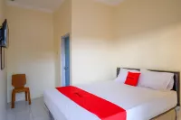 RedDoorz Near Gor Satria 3 Hotels in Kecamatan Kembaran