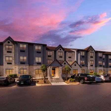 SureStay Hotel by Best Western San Antonio West SeaWorld Отели рядом с достопримечательностью «Аквапарк Акватика в Сан-Антонио»