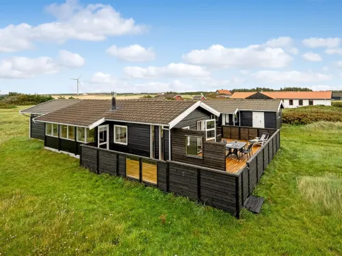 "Viveka" - 500m from the Sea