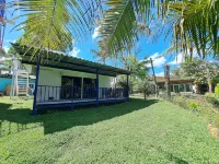 The Blue Gecko Hotel a 