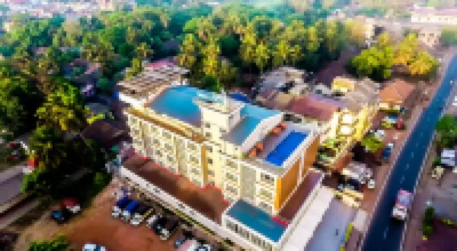 Cosmique Clarks Inn Suites，Goa（哥非剋剋拉克旅館套房，Goa） 馬爾加奧火車站（Margao Railway Station）附近的飯店