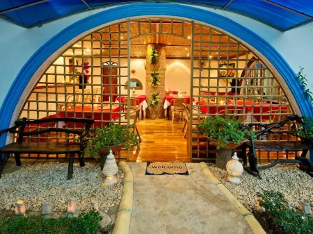 Floral Villarosa Отели рядом с достопримечательностью «Кафедральный собор Иммакулейт Консепшен»