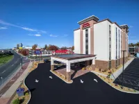 Hampton Inn & Suites Springfield Downtown Các khách sạn ở Springfield