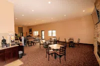 Cobblestone Inn & Suites - Denison | Oak Ridge
