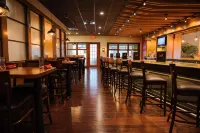 DoubleTree Suites by Hilton Mt. Laurel - bar