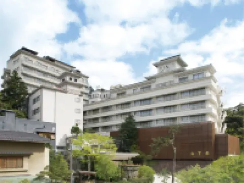 大江戶溫泉物語Premium山下屋 鄰近JR動橋站的酒店