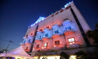 Asan Hyatt