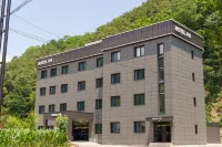 Gapyeong Hotel (Hotel)