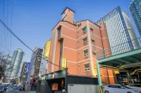 Yongsan Sky Hotel Hotel di Seoul
