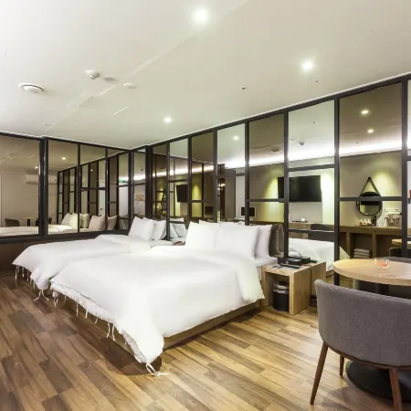 Bundang Hotel Ruby Отели рядом с достопримечательностью «Станция метро Ori»