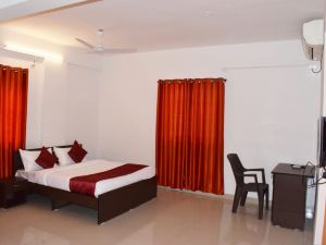 Hotel Sayee Luxury Inn