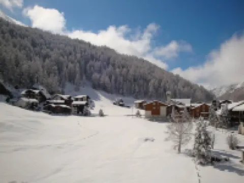 Haus Azur Hotels in Visp