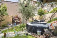 Sky Room Carrara idromassaggio con Parcheggio Hotel in zona Centro Tuscania Avenza Carrara Ms