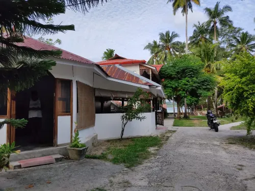 Sundaze Beach Resort