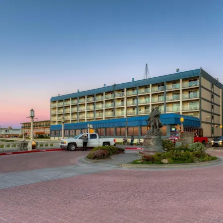Promenade Inn & Suites Oceanfront