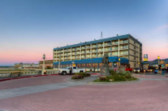 Promenade Inn & Suites Oceanfront