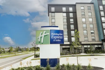 Holiday Inn Express & Suites Toronto Airport South