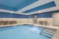 Hampton Inn by Hilton Midland - Swimmingpools