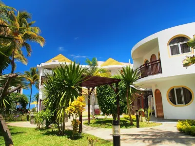 Gold Beach Resort Các khách sạn gần Tamarin Public Beach