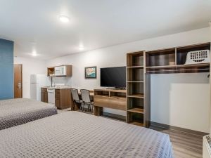 WoodSpring Suites Detroit Farmington Hills