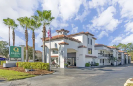 凱藝酒店-德通納95號州際高速路