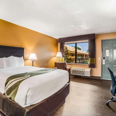 Quality Inn & Suites Corinth West Отели в г. Коринф