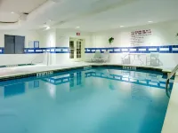 Holiday Inn Express & Suites WARWICK-PROVIDENCE (AIRPORT) by IHG - Swimmingpools