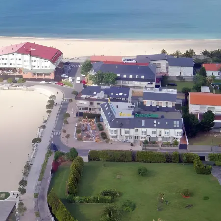 Hotel Alda Santa Cristina Отели рядом с достопримечательностью «Пляж Риасор»