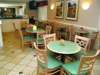 La Quinta Inn & Suites by Wyndham Nashville Franklin - breakfast