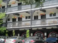 Hotel Lindenwirt Hotels near Weinhaus August Kesseler