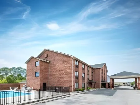 Super 8 by Wyndham Georgetown