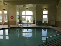 Service Plus Inns & Suites Drayton Valley - С бассейном
