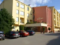 ホテル アカデミ ア ディペンダンス ヴィラ ヤルミラ Kozi Hradek - Mikulov周辺のホテル