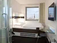 Wakeup Copenhagen - Carsten Niebuhrs Gade Hotels near Strøget