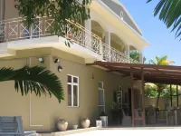 Bleu de Toi Boutique Hotel Hotel dekat Mont Choisy Beach