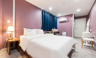 8. HOTEL 여기..