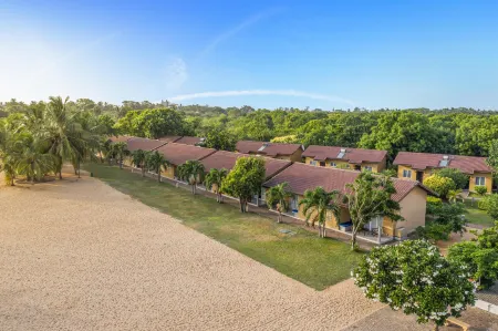 Amethyst Resort Passikudah Отели в г. Баттикалоа