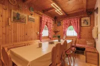 Rudnica山小屋