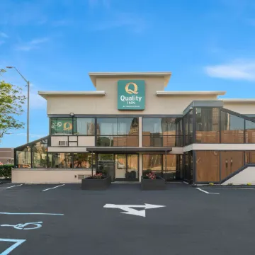 Quality Inn Detroit Downtown Отели рядом с достопримечательностью «Стадион «Форд Филд»»